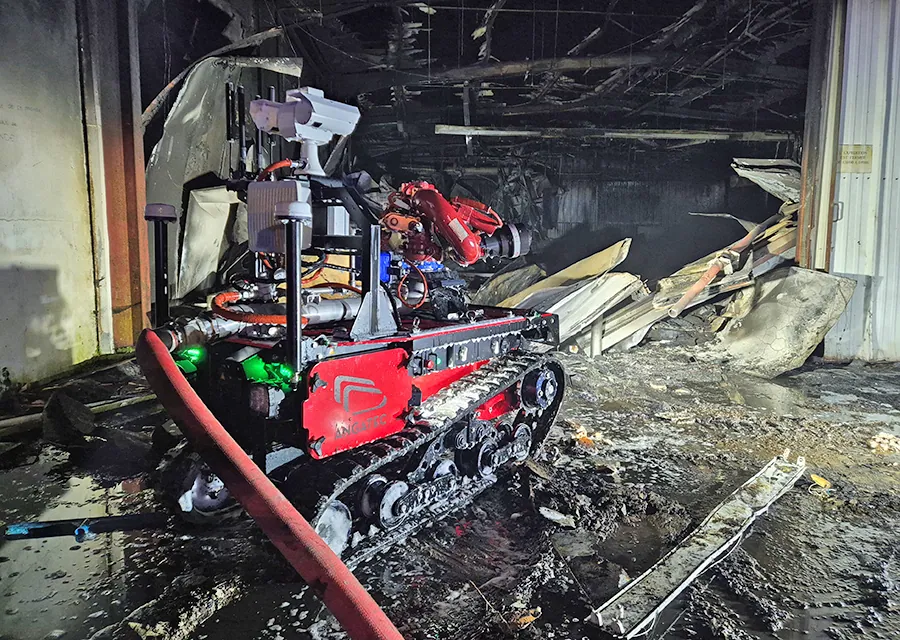 Le TEC800 arrose un feu industriel de grande ampleur en Charente